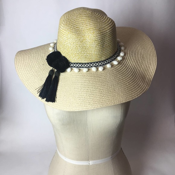 Woven wide brim oversized sun hat with poms and tassels synthetic straw - Picture 2 of 2